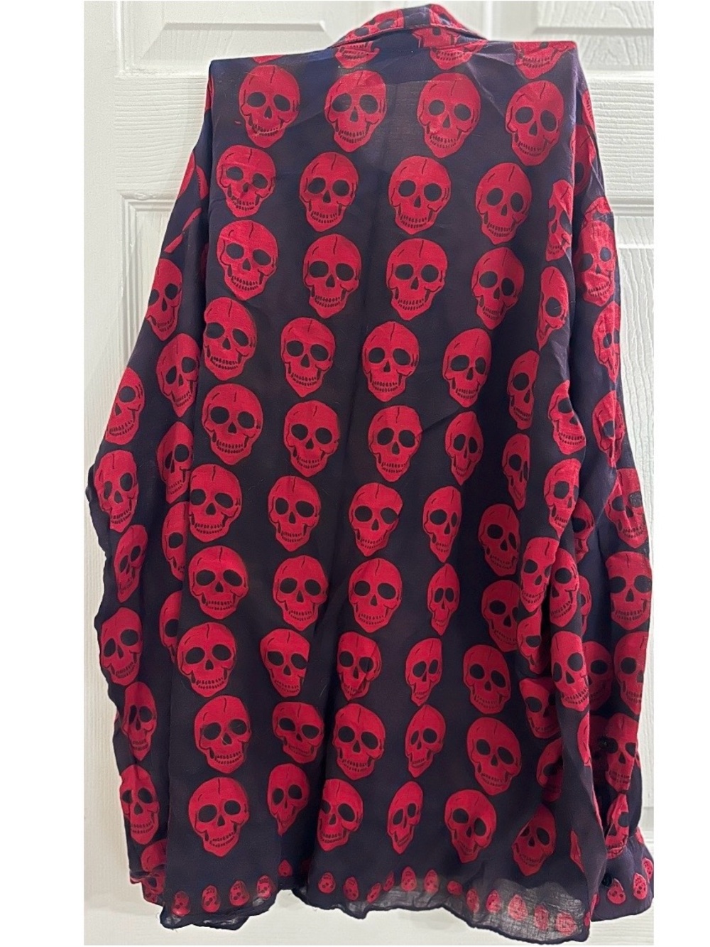 Tripp NYC Collectible Black & Red Skull Print Long-Sleeved Buttoned Down - Picture 6 of 12
